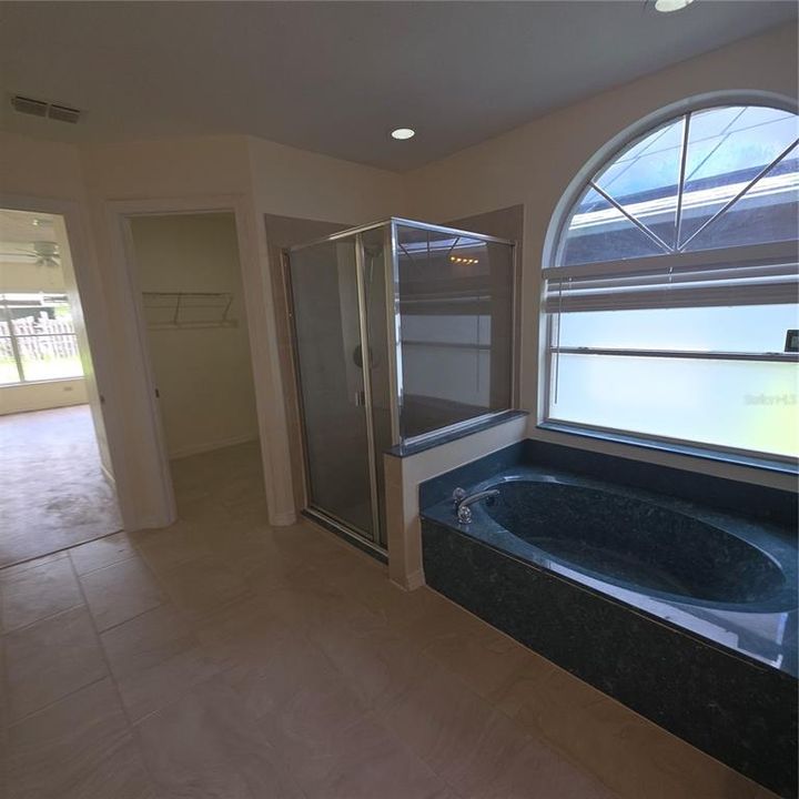 For Sale: $450,000 (4 beds, 2 baths, 2024 Square Feet)