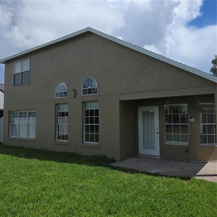 For Sale: $450,000 (4 beds, 2 baths, 2024 Square Feet)