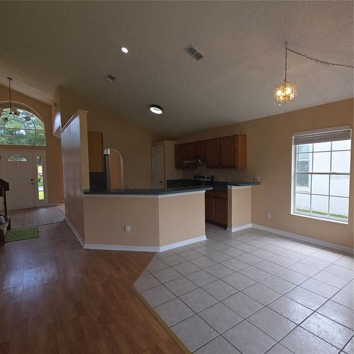 For Sale: $450,000 (4 beds, 2 baths, 2024 Square Feet)