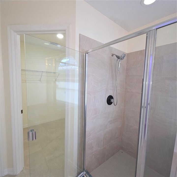 For Sale: $450,000 (4 beds, 2 baths, 2024 Square Feet)
