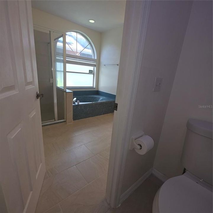 For Sale: $450,000 (4 beds, 2 baths, 2024 Square Feet)