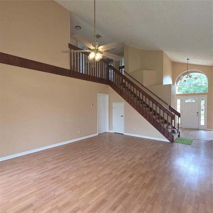 For Sale: $450,000 (4 beds, 2 baths, 2024 Square Feet)