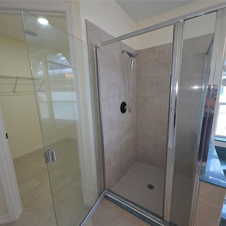 For Sale: $450,000 (4 beds, 2 baths, 2024 Square Feet)