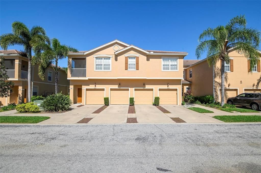For Rent: $1,850 (3 beds, 2 baths, 1210 Square Feet)