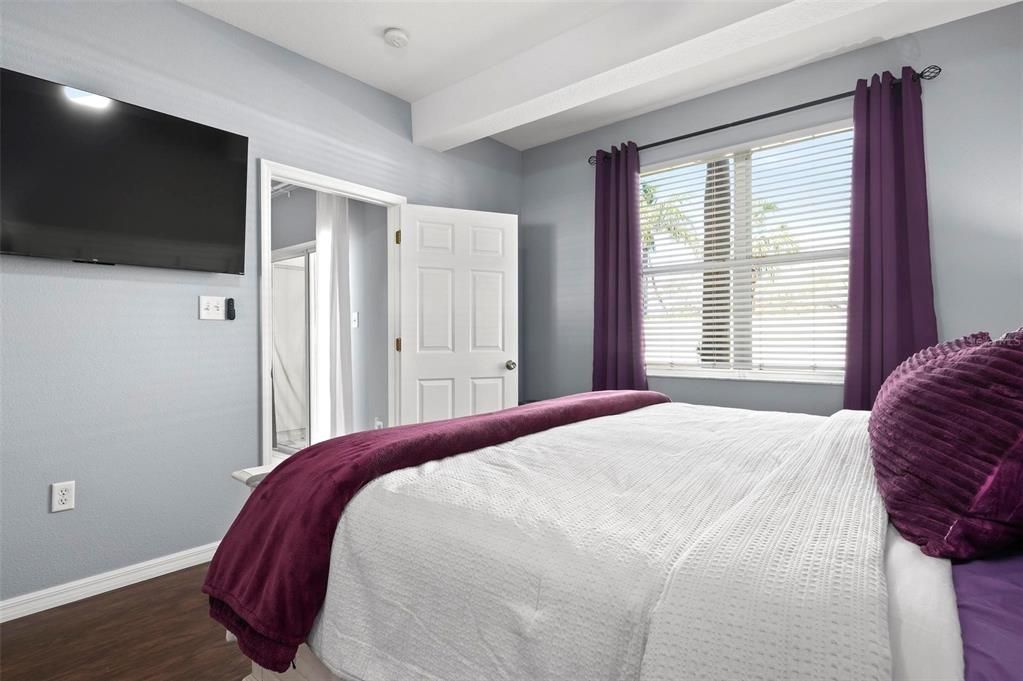 For Rent: $1,850 (3 beds, 2 baths, 1210 Square Feet)