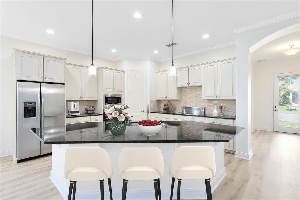 For Rent: $3,950 (3 beds, 2 baths, 2384 Square Feet)