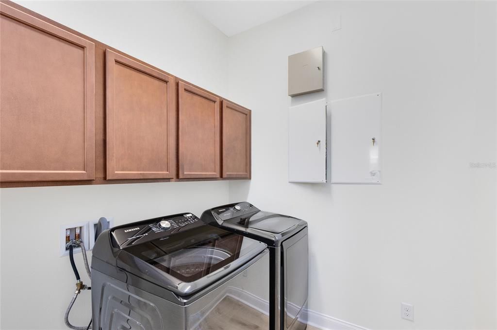 For Rent: $3,950 (3 beds, 2 baths, 2384 Square Feet)