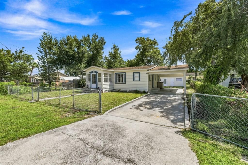 На продажу: $349,900 (4 спален, 2 ванн, 936 Квадратных фут)
