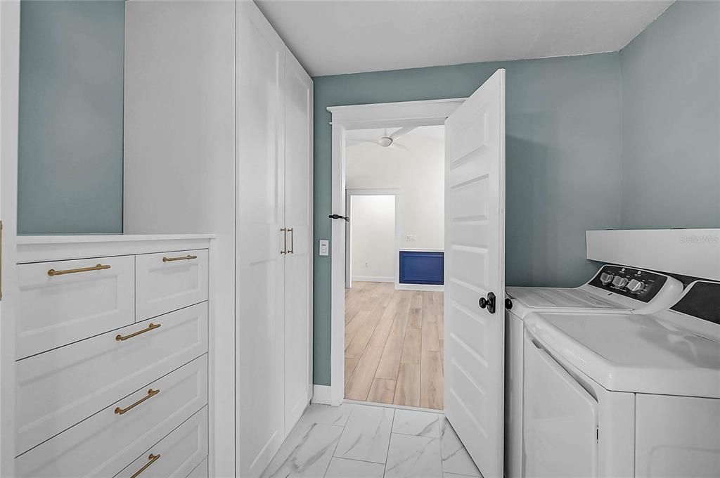 Active With Contract: $489,900 (3 beds, 2 baths, 1814 Square Feet)