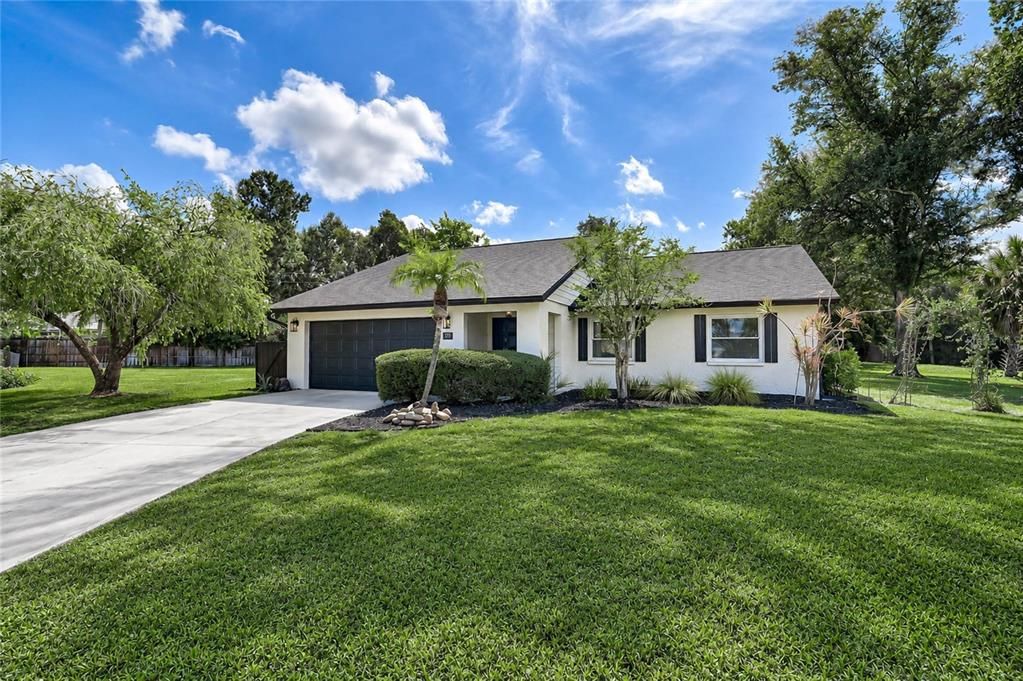 Active With Contract: $489,900 (3 beds, 2 baths, 1814 Square Feet)