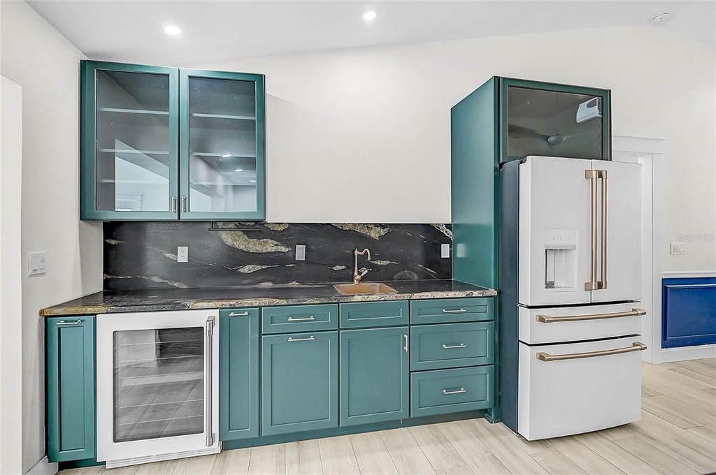 Active With Contract: $489,900 (3 beds, 2 baths, 1814 Square Feet)