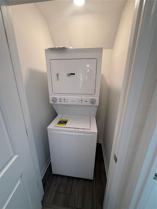 For Rent: $1,950 (4 beds, 2 baths, 1571 Square Feet)