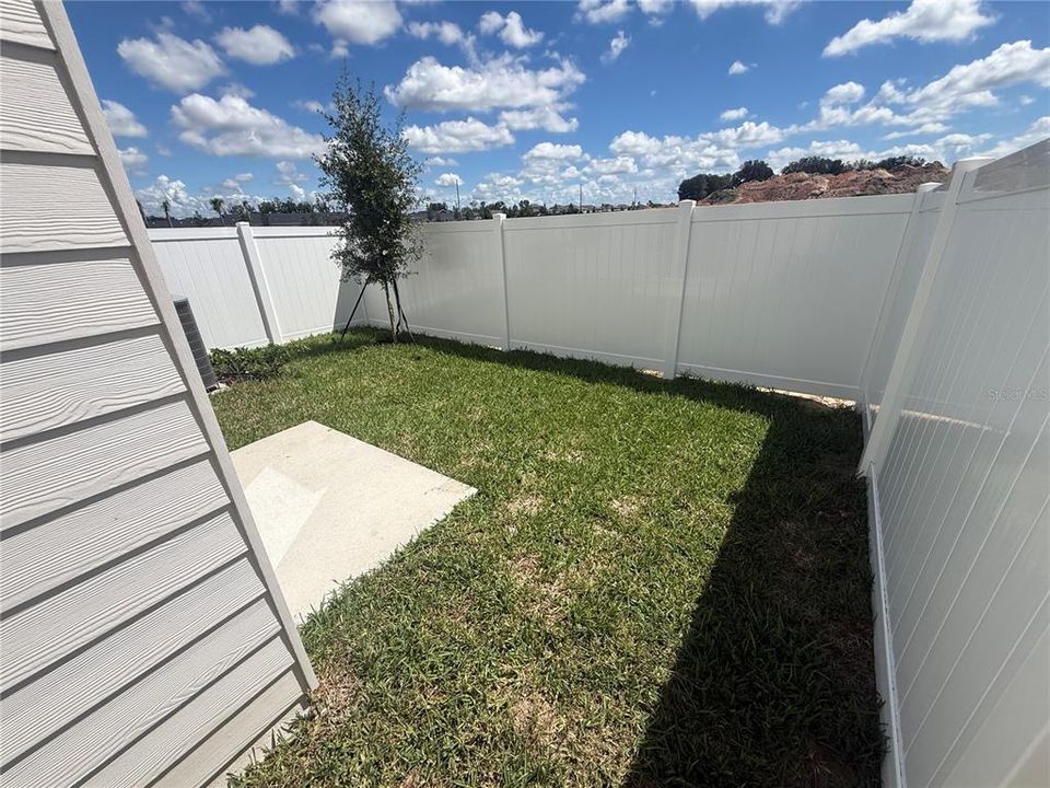 For Rent: $1,950 (4 beds, 2 baths, 1571 Square Feet)