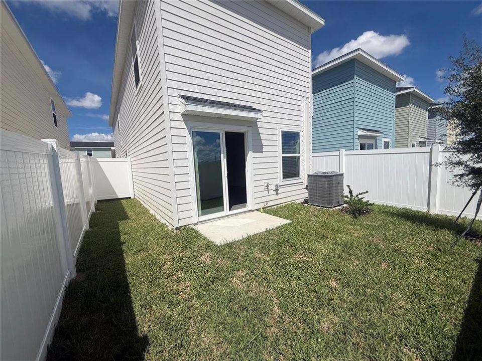 For Rent: $1,950 (4 beds, 2 baths, 1571 Square Feet)