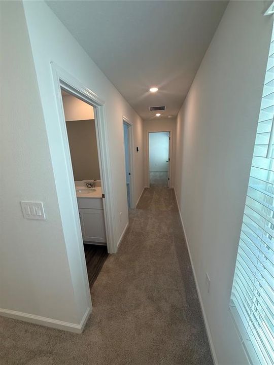 For Rent: $1,950 (4 beds, 2 baths, 1571 Square Feet)