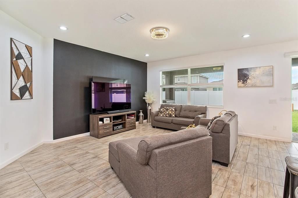 В аренду: $2,700 (4 спален, 2 ванн, 2485 Квадратных фут)