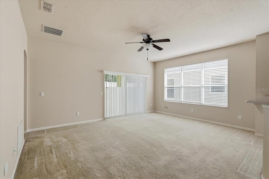 For Sale: $265,000 (3 beds, 2 baths, 1728 Square Feet)