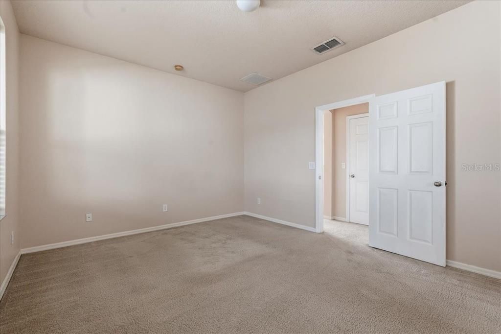 For Sale: $265,000 (3 beds, 2 baths, 1728 Square Feet)