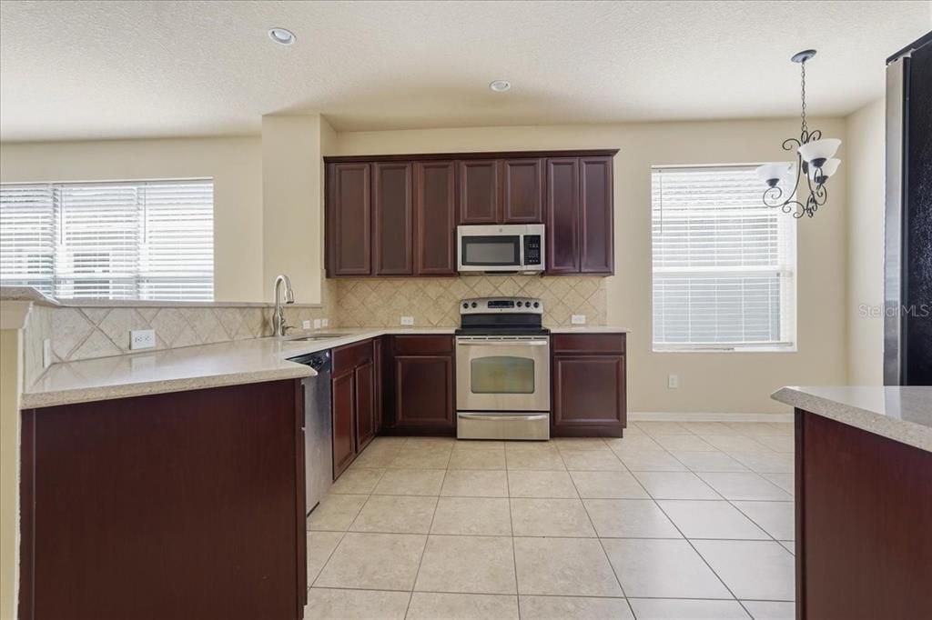 For Sale: $265,000 (3 beds, 2 baths, 1728 Square Feet)