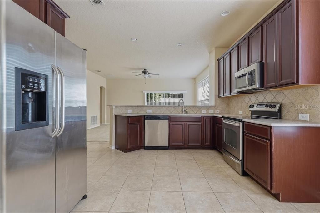 For Sale: $265,000 (3 beds, 2 baths, 1728 Square Feet)