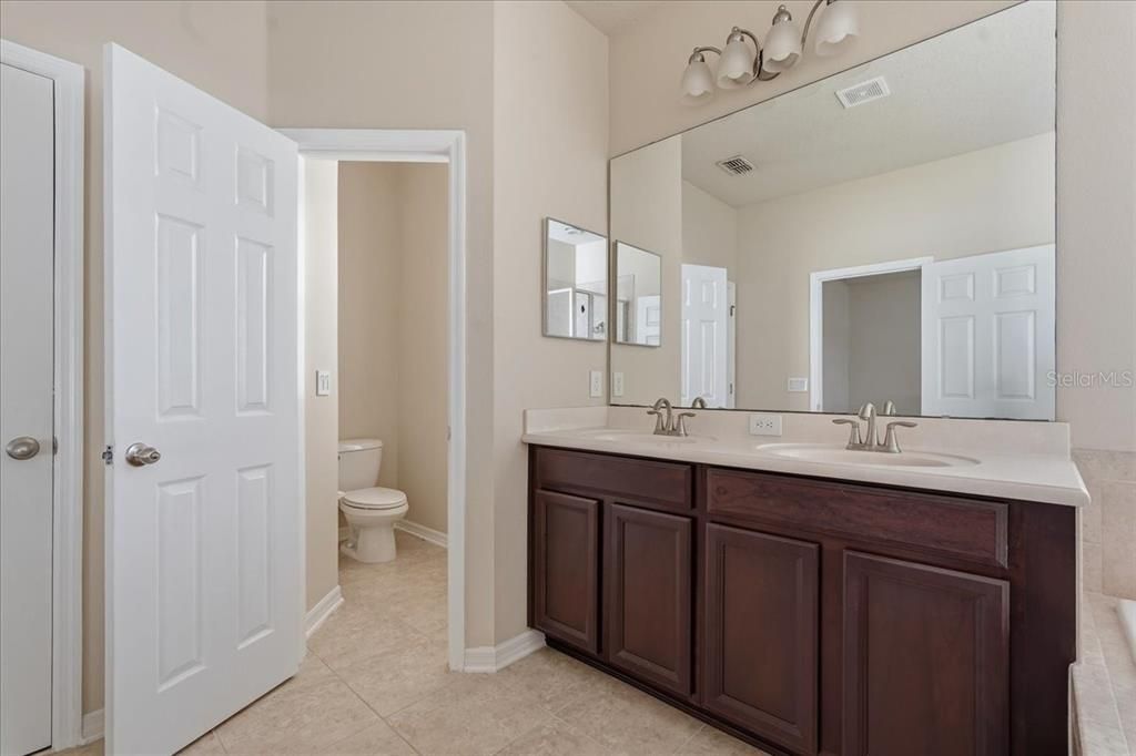 For Sale: $265,000 (3 beds, 2 baths, 1728 Square Feet)