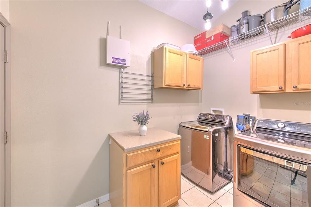 En Venta: $528,700 (4 camas, 2 baños, 2598 Pies cuadrados)