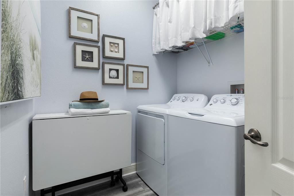 For Sale: $389,000 (3 beds, 2 baths, 1586 Square Feet)
