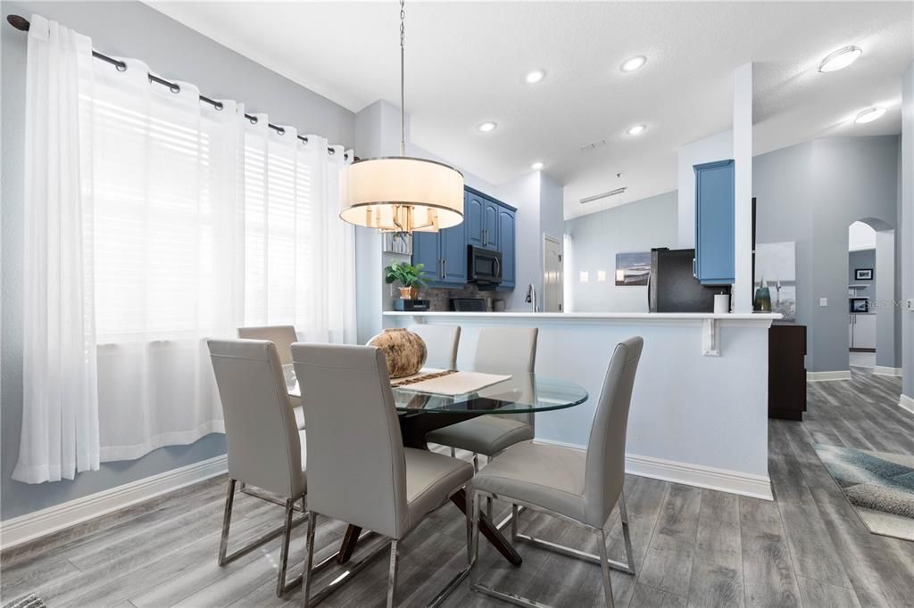 For Sale: $389,000 (3 beds, 2 baths, 1586 Square Feet)