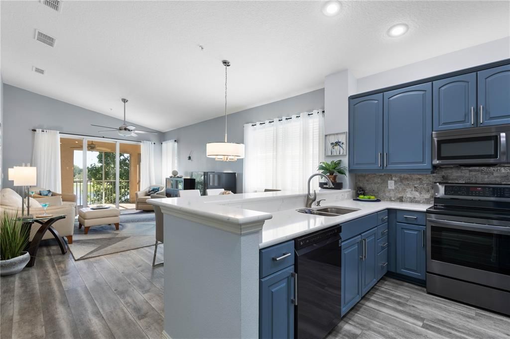 For Sale: $389,000 (3 beds, 2 baths, 1586 Square Feet)