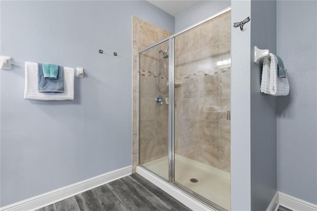 For Sale: $389,000 (3 beds, 2 baths, 1586 Square Feet)
