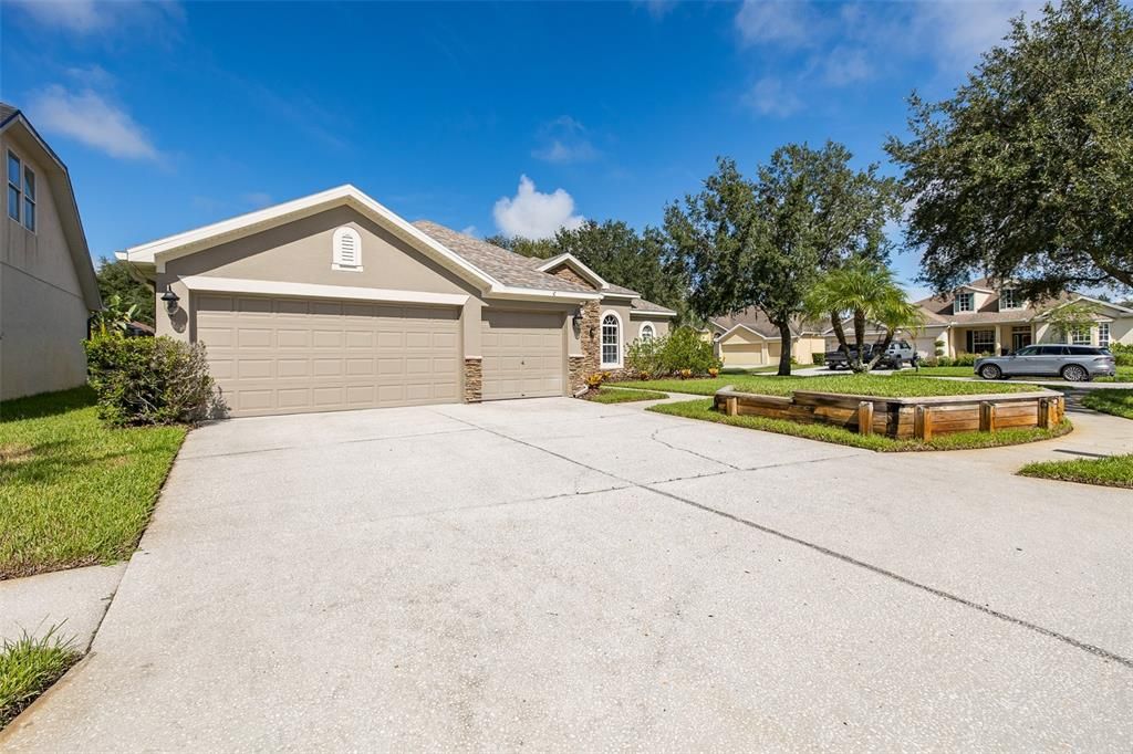 For Sale: $825,000 (4 beds, 3 baths, 3375 Square Feet)