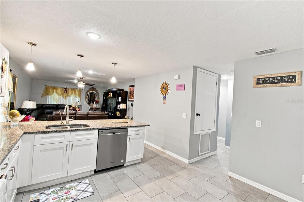 For Sale: $390,000 (4 beds, 2 baths, 1653 Square Feet)
