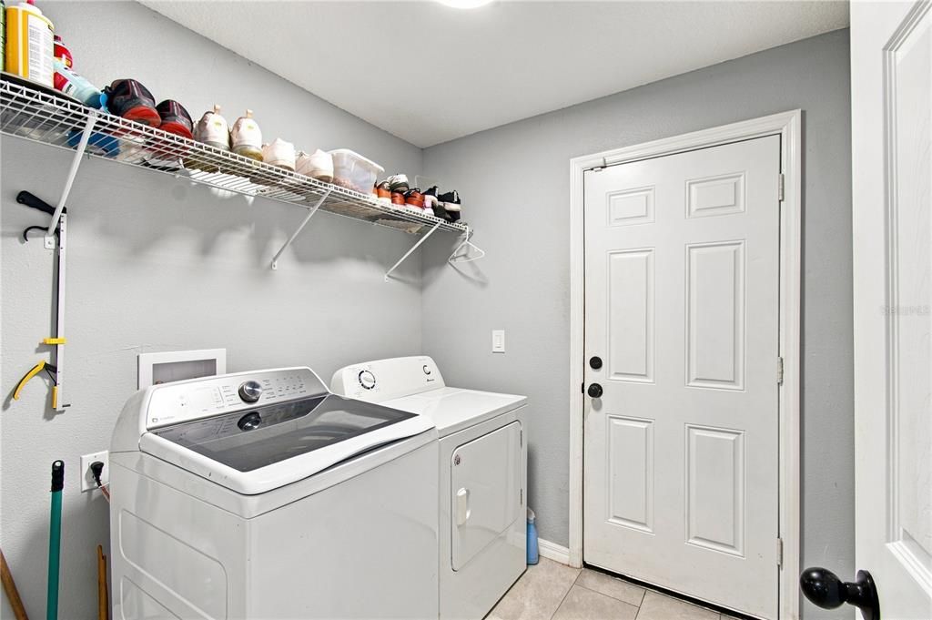 For Sale: $390,000 (4 beds, 2 baths, 1653 Square Feet)