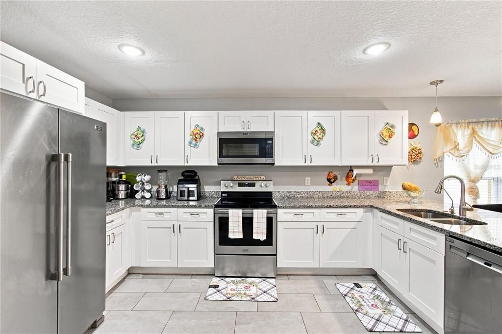 For Sale: $390,000 (4 beds, 2 baths, 1653 Square Feet)