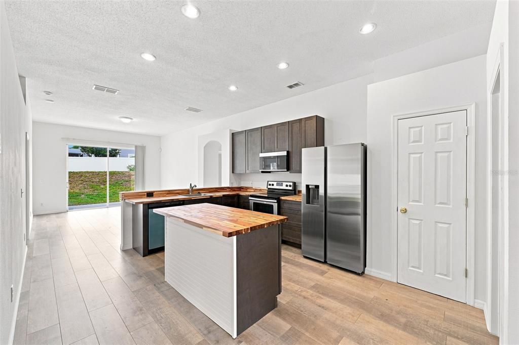 For Sale: $339,000 (3 beds, 2 baths, 1788 Square Feet)