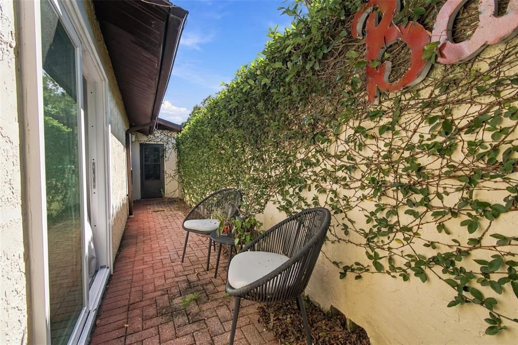 For Sale: $739,900 (3 beds, 3 baths, 2024 Square Feet)