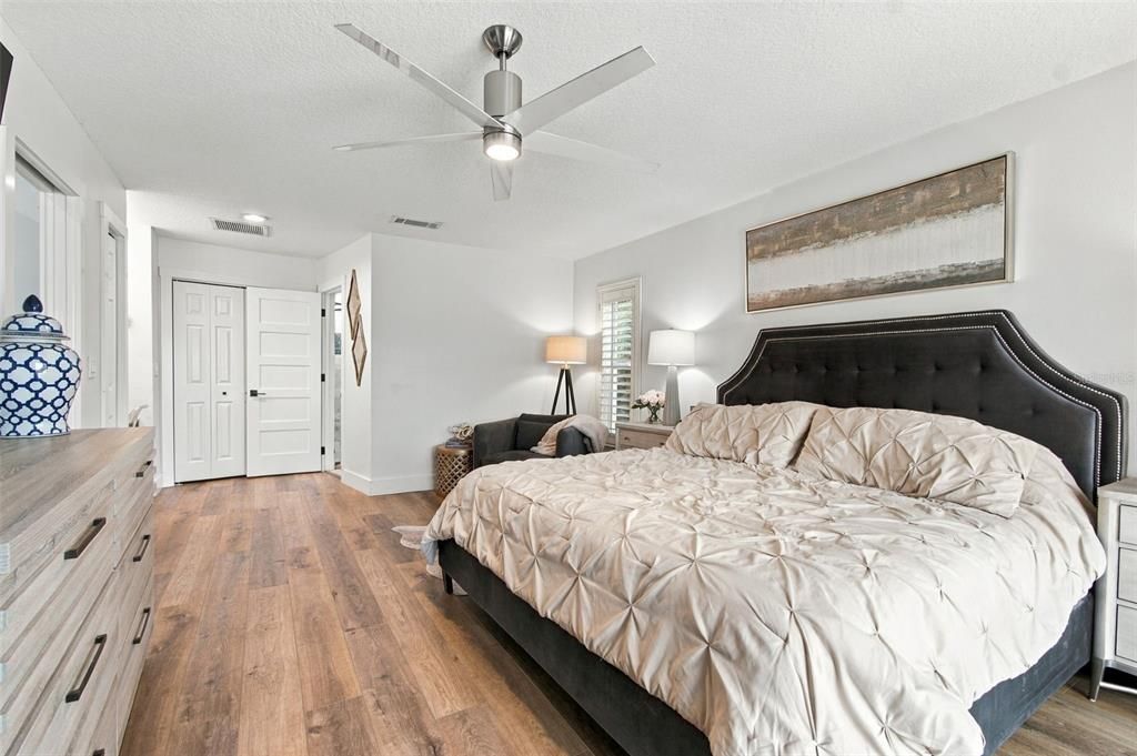 For Sale: $739,900 (3 beds, 3 baths, 2024 Square Feet)