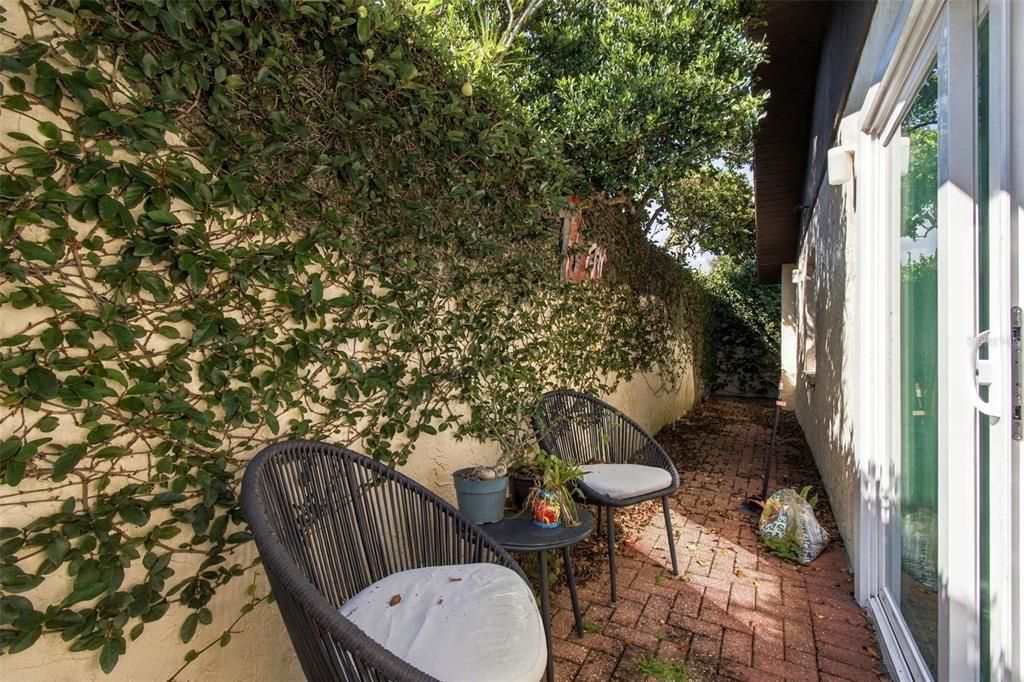 For Sale: $739,900 (3 beds, 3 baths, 2024 Square Feet)
