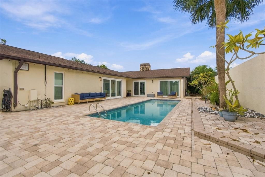 For Sale: $739,900 (3 beds, 3 baths, 2024 Square Feet)