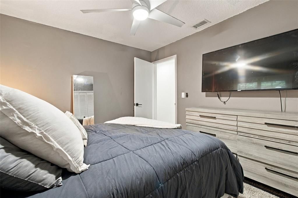 For Sale: $739,900 (3 beds, 3 baths, 2024 Square Feet)