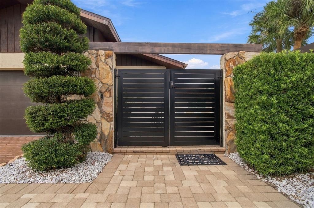 For Sale: $739,900 (3 beds, 3 baths, 2024 Square Feet)
