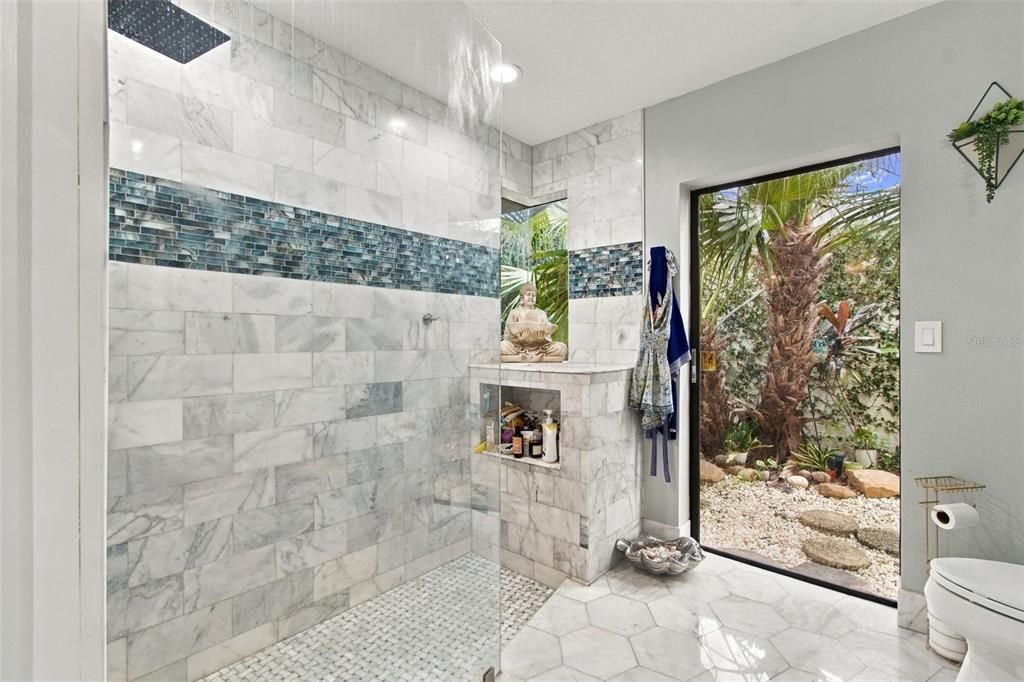 For Sale: $739,900 (3 beds, 3 baths, 2024 Square Feet)
