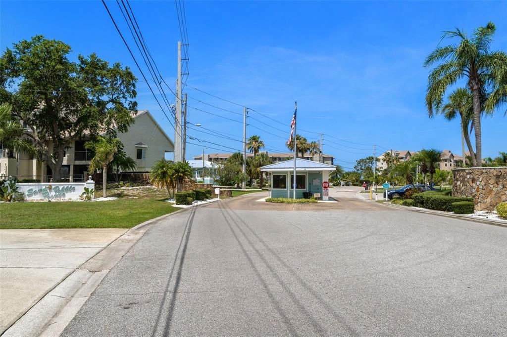 For Sale: $249,900 (2 beds, 2 baths, 1025 Square Feet)