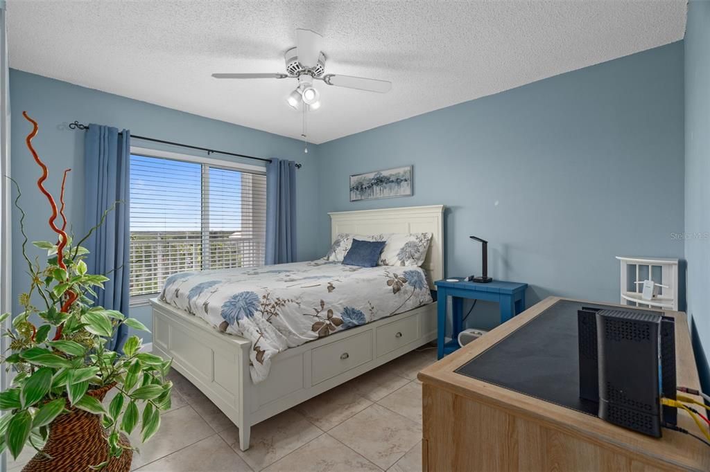 For Sale: $249,900 (2 beds, 2 baths, 1025 Square Feet)