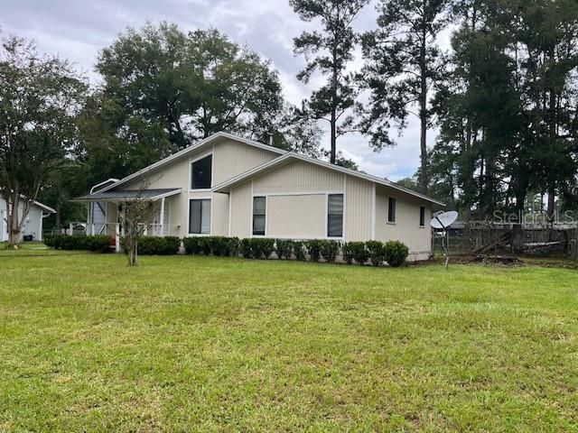 For Rent: $1,695 (3 beds, 2 baths, 1081 Square Feet)