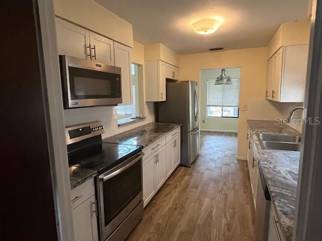 For Rent: $1,695 (3 beds, 2 baths, 1081 Square Feet)