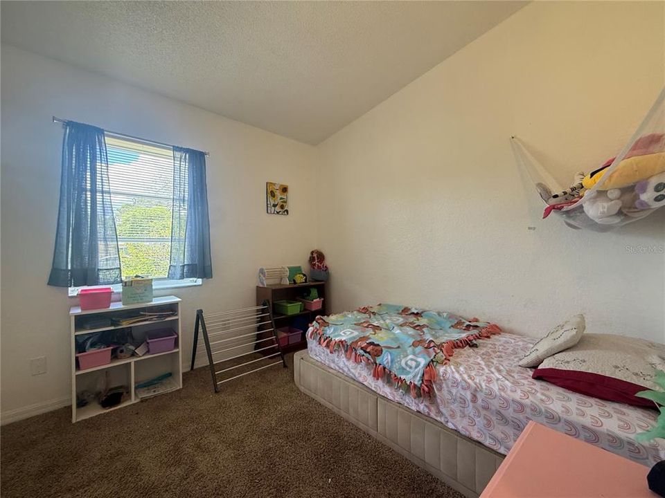 For Sale: $190,000 (2 beds, 1 baths, 730 Square Feet)