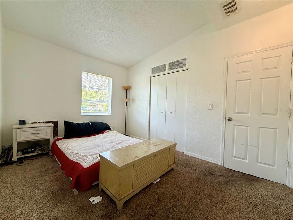 For Sale: $190,000 (2 beds, 1 baths, 730 Square Feet)