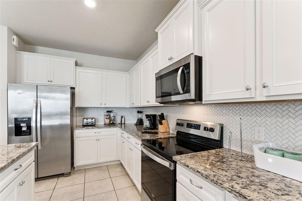 For Sale: $745,000 (8 beds, 6 baths, 4036 Square Feet)
