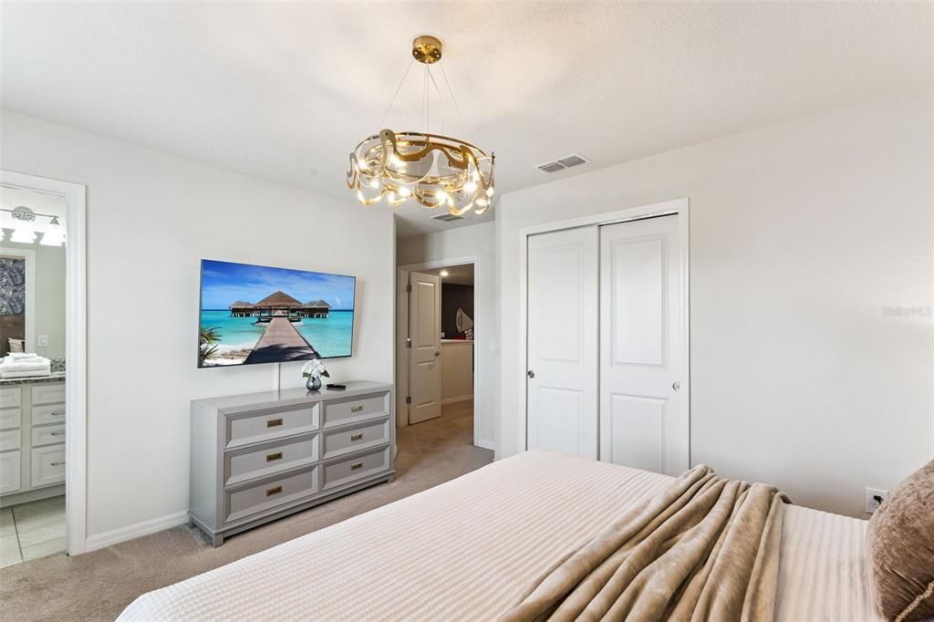For Sale: $745,000 (8 beds, 6 baths, 4036 Square Feet)